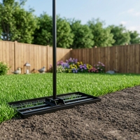 Râteau de jardin en acier pour nivellement de pelouse, à dents réglables – Niveleur de sol en métal à manche réglable pour terrains de golf, jardins et terrains de sport