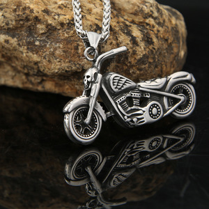 Yunnique – collier pendentif moto en acier inoxydable, chaîne 3.0x60CM, bijoux à la mode pour hommes et femmes - Product Image 4