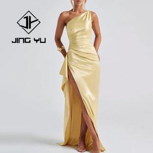 Robe de soirée de luxe pour femmes, robe asymétrique plissée sexy à une épaule, robe maxi en satin sur mesure - Product Image 2