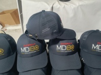 Topi Baseball 6 Panel Biru Dongker Kustom, Cepat Kering, Bordir Laser Berlubang, untuk Olahraga Luar Ruangan