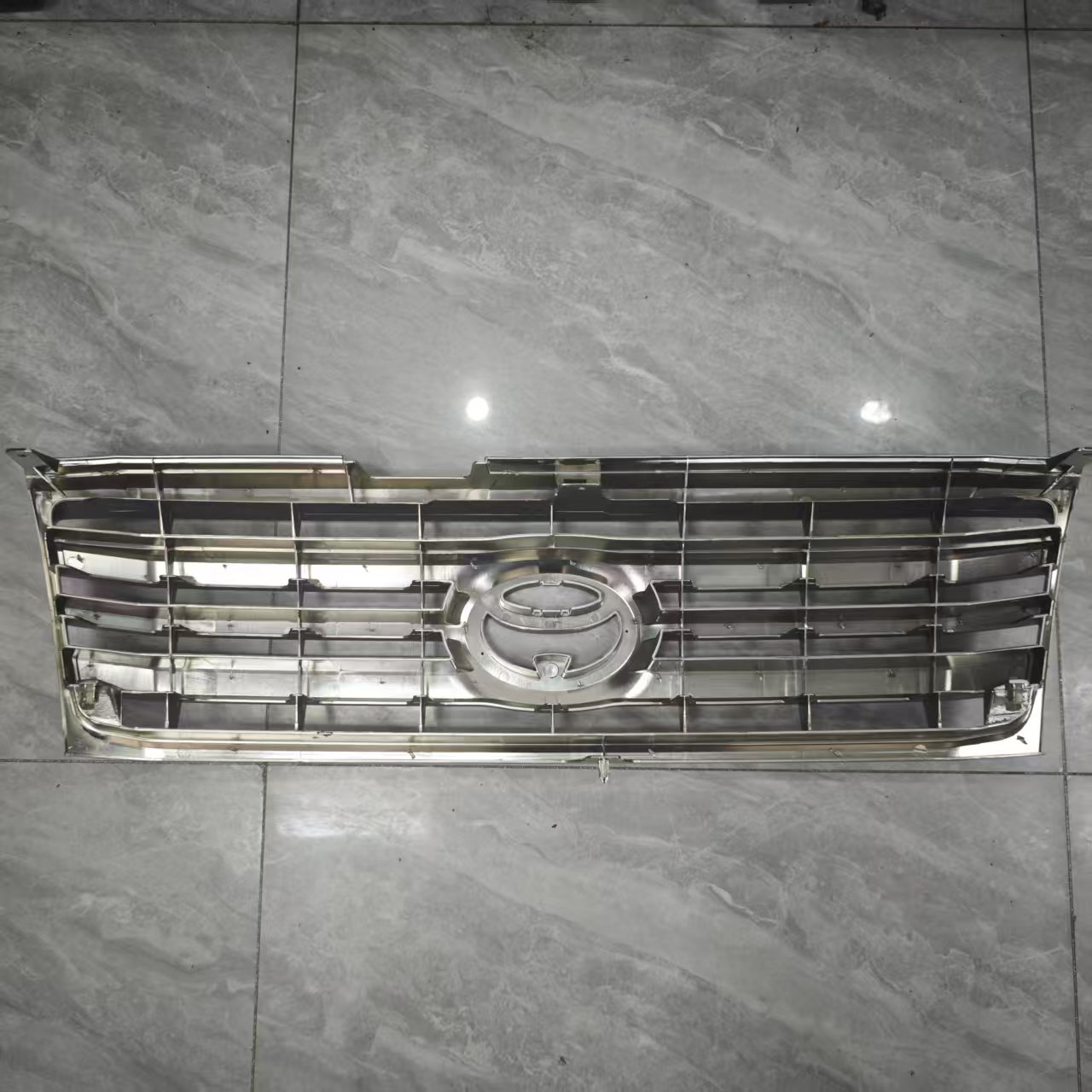 Suitable for Toyota  Land Cruiser Lc1004500 4700  Golden Front Grille  5310160370 Auto Parts Image 3
