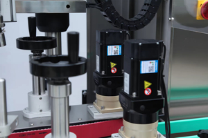 Macchina Automatica ad Alta Precisione per Tappare Bottiglie di Vino Rosso e Bevande - Product Image 6