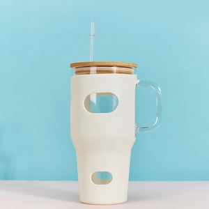 Gobelet en verre de 32 oz avec poignée et manchon en silicone pour les livreurs - Product Image 3