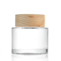 100ml 150ml Bouteilles de diffuseur de roseau d'arôme en verre clair de luxe avec bâtonnets Couvercle en bois de bambou personnalisé