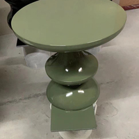 Table basse ronde moderne en fibre de verre rouge avec tasses colorées en verre Tables d'appoint pour le salon Meubles à usage domestique