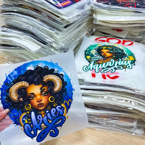 Adesivi DTF con Segno Zodiacale Capricorno per Ragazze, Adesivi Termotrasferibili Afro Queen, Disegni DTF Pronti da Applicare su Magliette - Product Image 1
