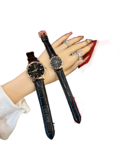 Ensemble de montres à quartz pour couple, couleur or rose, cadran noir avec index en cristal et bracelet en cuir Omegaes - Product Image 1