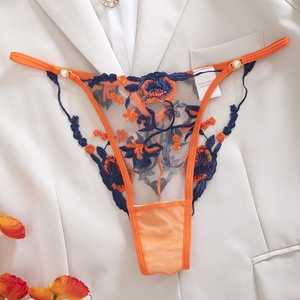 Conjunto sexy de <span class=keywords><strong>dos</strong></span> piezas: sujetador hueco con copas de media copa <span class=keywords><strong>y</strong></span> bragas, estilo lencería transparente de encaje sexy con tirantes - Product Image 2