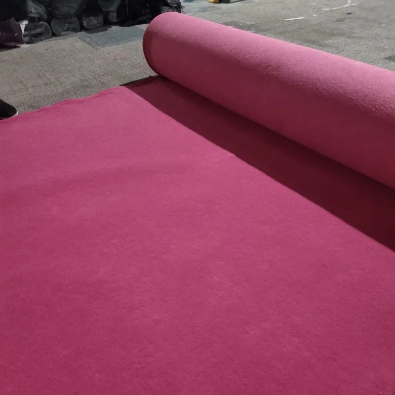 Precio bajo alfombra roja corredor de Bodas/salón de bodas alfombra evento rojo no tejido pasillo interior exterior alfombra rollo