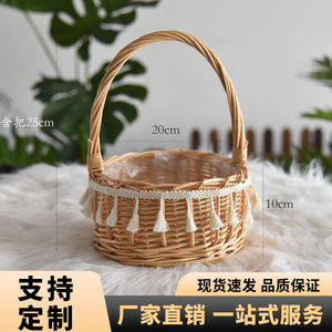 Cesta de princesa con borlas, empaque artesanal, arte floral, cesta de picnic, artesanía de ratán para niña de las flores. - Product Image 5