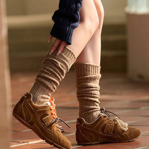 Chaussettes en laine mérinos haut de gamme Chaussettes pour femmes élégantes Chaussettes de mollet polyvalentes et simples - Product Image 5