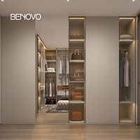 Armoire de cuisine minimaliste avec portes en MDF, système de tiroirs et ensemble complet d'accessoires
