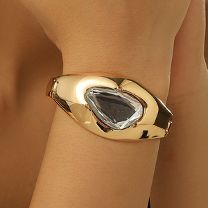 2024 nouveauté bijoux de mode conception exagérée plusieurs couches en métal <span class=keywords><strong>manchette</strong></span> large ouverte pour les femmes or <span class=keywords><strong>manchette</strong></span> bracelets femmes - Product Image 1