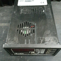 Nouveau contrôleur de manomètre à double capacité Plc Pdr2000 Pdr2000a0 (r4s131b2) en stock