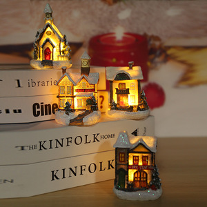 Casita de Resina Navideña Iluminada con Luces LED para Decoración de Ventanas del Hogar, Estilo Europeo - Product Image 3