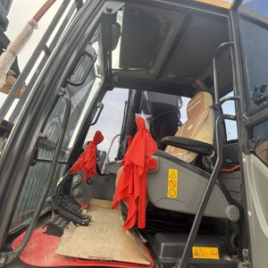 Excavatrice sur chenilles VOLVO EC300D d'occasion, 30 tonnes, grande pelle hydraulique d'origine pour l'exploitation minière et les travaux de terrassement - Product Image 5