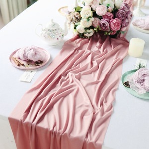 Chemin de table personnalisable en <span class=keywords><strong>gaze</strong></span> de soie de lait à motif uni, <span class=keywords><strong>double</strong></span> face, plissé, style nordique, pour mariage et fête - Product Image 5