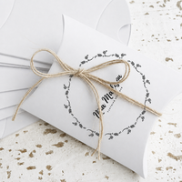 Boîte en carton kraft ondulé blanc autoportante pour bonbons et snacks avec corde en chanvre