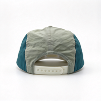 Topi 5 Panel Warna Kombinasi Kustom, Bahan Nylon Ringan Cepat Kering, Cocok untuk Camping dan Aktivitas Luar Ruangan, Dilengkapi Logo Patch Tenun, dan Tali Pengikat yang Dapat Disesuaikan