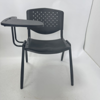 Chaise d'entraînement en plastique avec tablette d'écriture et dossier ventilé pour salle de classe