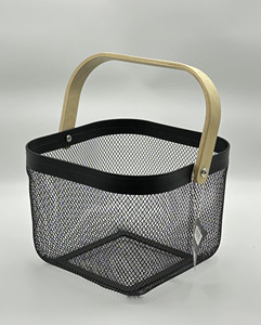 <span class=keywords><strong>Panier</strong></span> <span class=keywords><strong>de</strong></span> rangement vintage en métal maillé avec poignée en bois, bac organisateur décoratif portable pour la maison, la <span class=keywords><strong>salle</strong></span> <span class=keywords><strong>de</strong></span> <span class=keywords><strong>bain</strong></span> et la cuisine - Product Image 1