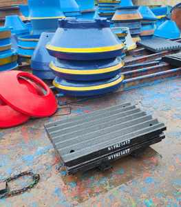 Plaques de <span class=keywords><strong>concasseur</strong></span> à mâchoires en acier à haute teneur en manganèse Zhengzhou Yiwei, pièces de machines minières, pièces de modèles mobiles et fixes pour l'extraction de minerai - Product Image 1