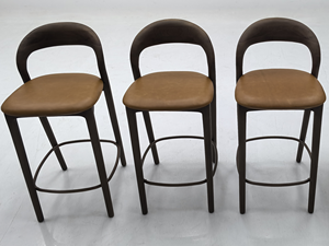 Sillas <span class=keywords><strong>de</strong></span> bar <span class=keywords><strong>de</strong></span> <span class=keywords><strong>madera</strong></span> maciza con asiento <span class=keywords><strong>de</strong></span> tela y respaldo curvo, taburetes contemporáneos <span class=keywords><strong>de</strong></span> altura <span class=keywords><strong>de</strong></span> mostrador para muebles <span class=keywords><strong>de</strong></span> bar y restaurante - Product Image 3
