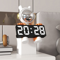 Jam Alarm Digital LED Modern, dengan Timer tidur, patung astronot kreatif, jam meja untuk rumah kantor