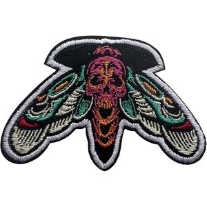 Parche bordado termoadhesivo de 3 pulgadas con diseño de calavera de polilla muerta para bolsos, vaqueros, sombreros y ropa. - Product Image 1