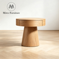 Table de Chevet Ronde en Bois de Chêne Naturel Style Nordique Antique avec un Tiroir – Meuble de Chambre Moderne pour Hôtel