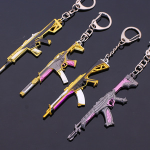 Llavero Metálico de Juguete con Forma de Pistola Pequeña, Diseño Fearless Contract Thug AK Alien Overlord, Mercancía del Juego Valorant, para Colección de Fanáticos del Juego - Product Image 5