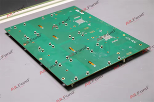 Carte graphique V100 32G/16G SXM à 4 cartes avec interconnexion NVLink pleine vitesse 300G pour configuration multi-GPU - Product Image 4