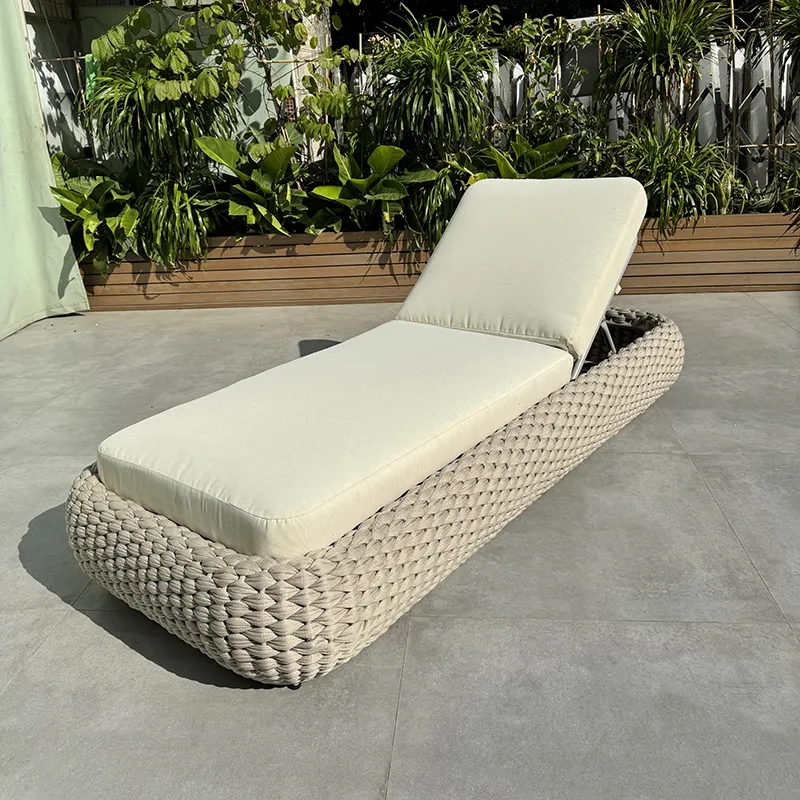 Hotel Hot Sale Swimming Pool Daybed Outdoor Sun Bed Lounger Wooden Frame Canopy Bed