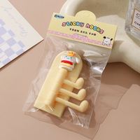 Crochets Muraux Créatifs Multifonctionnels en Plastique Sans Perçage pour Dortoirs Étudiants et Salons – Vente en Gros Personnalisée