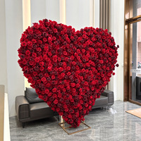 Arche florale en forme de cœur de roses artificielles, personnalisée en gros par l'usine, idéale pour un toilettage de mariage féerique