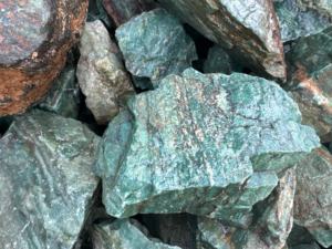 ข้อเสนอที่ดีที่สุดคือควอตซ์สีเขียวหยาบพร้อมด้วยเกรดพรีเมี่ยมธรรมชาติควอตซ์สีเขียวหยาบสำหรับใช้ในการทำเครื่องประดับ - Product Image 4