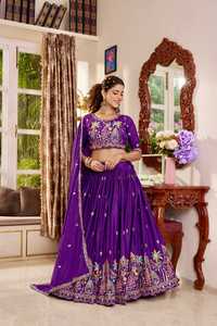 Colección Pure Wedding, Lehenga Choli de Crepé de Seda con Bordado de Lentejuelas y Trabajo con Hilos, Lehenga Choli para Mujer - Product Image 3