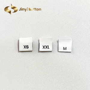 Jinyi nhà máy logo thương hiệu tùy chỉnh tên tag trung tâm gấp bông vải dệt cổ Kích thước Nhãn quần áo nhãn hàng may mặc nhãn - Product Image 6