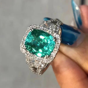 Anello di Diamanti A059 in Oro Bianco con Diamante Naturale Taglio Smeraldo Colore D, Gioiello di Fidanzamento per Donne - Product Image 3