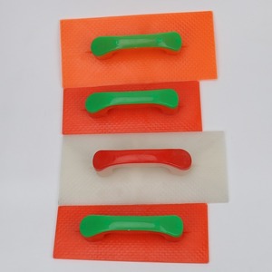 เกรียงพลาสติก 320 มม. ใบมีดแบน ด้ามจับกันลื่น จับถนัดมือ สำหรับงานฉาบปูน DIY - Product Image 2