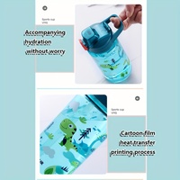 Bouteille d'eau portable de sport à motif de dessin animé, 600ml, matériaux PC PP silicone, eau bouillante applicable, pour les activités de plein air, 1 pièce