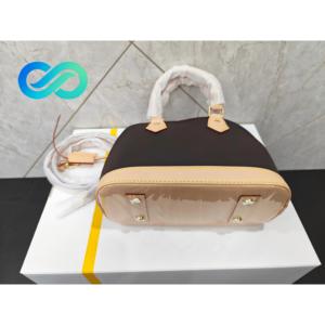 Sac à main de luxe pour femme, noir avec garniture beige, sac à bandoulière portable pour tous les jours - Product Image 6