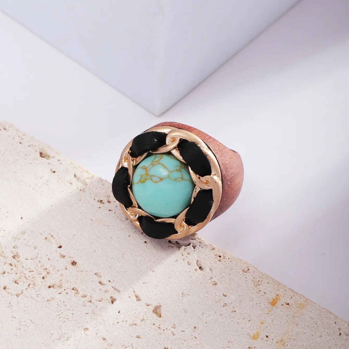Woying European And American Style Jewelry Wood Round Alloy Leather Rope Fashion Turquoise Ring Woman
