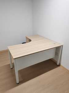 Escritorio de oficina moderno en forma de L con patas metálicas en U y pedestal 4D Muebles de oficina comerciales duraderos y espaciosos para espacio de trabajo - Product Image 6