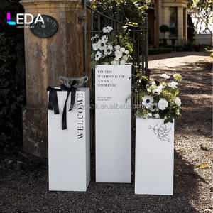 LEDA - Soporte de Flores para Boda Moderno, Personalizado, al por Mayor, Base de Acrílico Blanca, Accesorios para Boda, Letrero de Bienvenida, Decoración de Pasillo para Eventos - Product Image 1