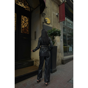 Ensemble veste et pantalon en cuir noir pour femme - Product Image 1