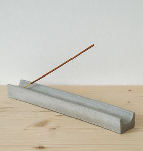 Porte-encens en marbre sculpté floral Divine Aura, écologique, fait à la main, résistant à la chaleur, attrape-cendres naturel, diffuseur d'aromathérapie - Product Image 4