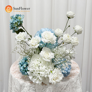 Centro de Mesa con Hortensias Azul Claro y Rosas Blancas, Arreglo Floral Artificial para Recepción de Boda, Mesa de Banquete D - Product Image 1