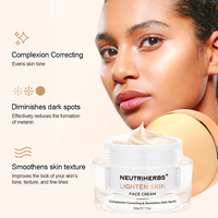 Marque privée Oem/Odm Neutriherbs Vente en gros Marques éclaircissantes Crème hydratante éclaircissante pour la peau