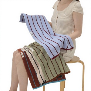 Serviette de bain confortable et douce à rayures, 100 % coton, très absorbante, pour la maison, avec logo personnalisé – Meilleure vente - Product Image 2